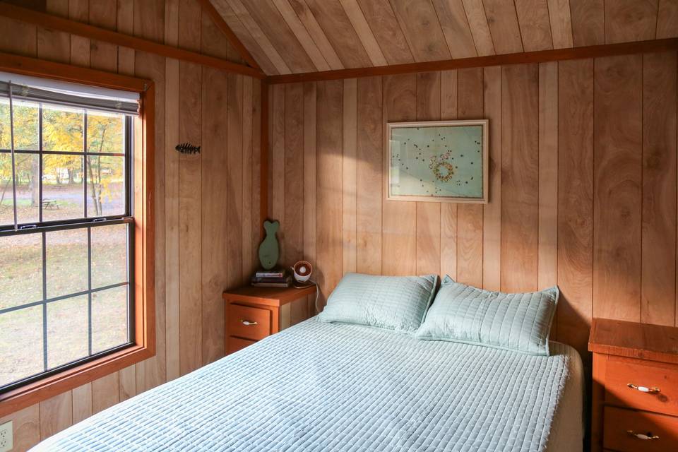 Riverview Cabin - Bedroom