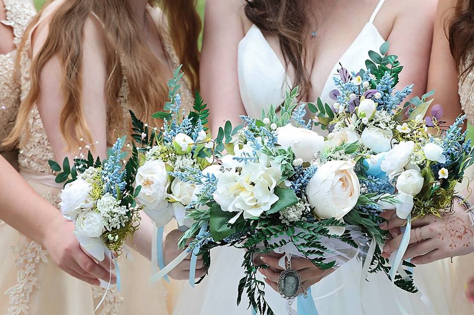 Bridal party flowers