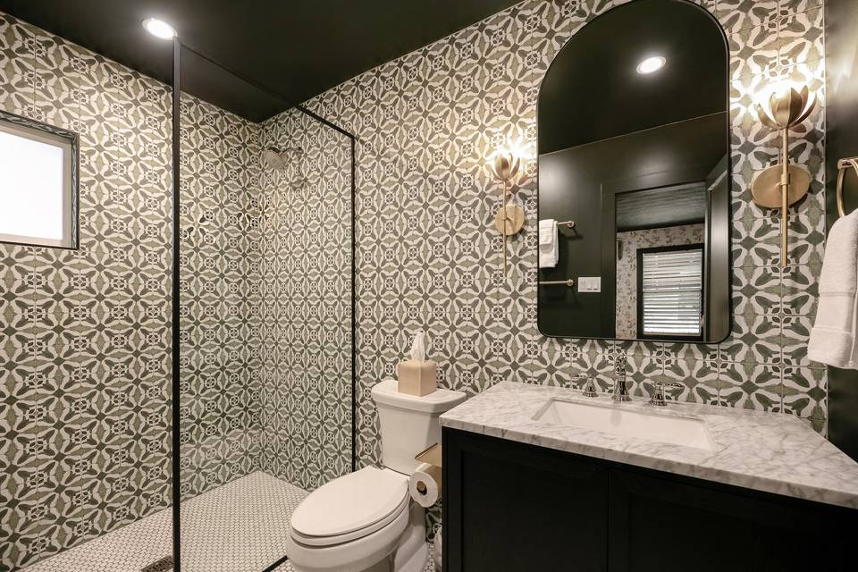 Annie Ensuite Full Bath