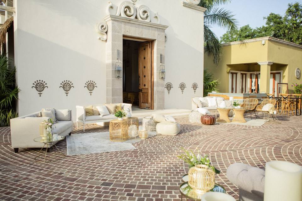 Lounge area