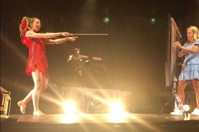 Lindsey Stirling Performance