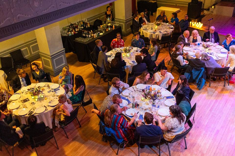 Baquet Table Seating