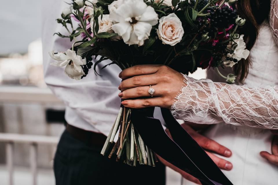 Dreamy bouquet and ring
