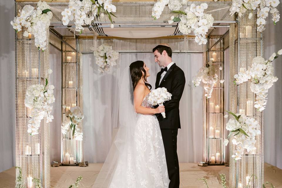 Modern chuppah