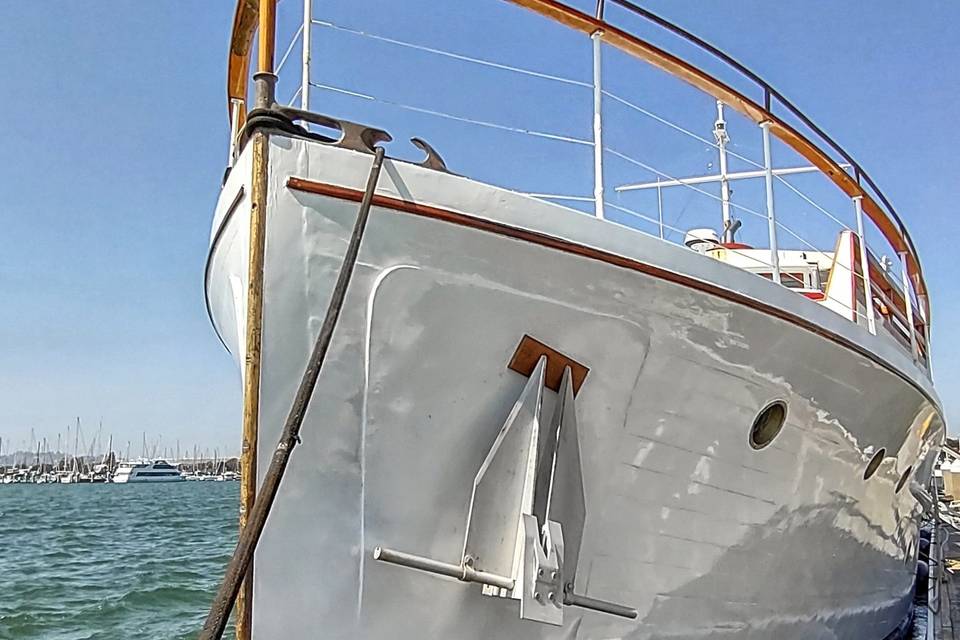 Electra Yacht Charters