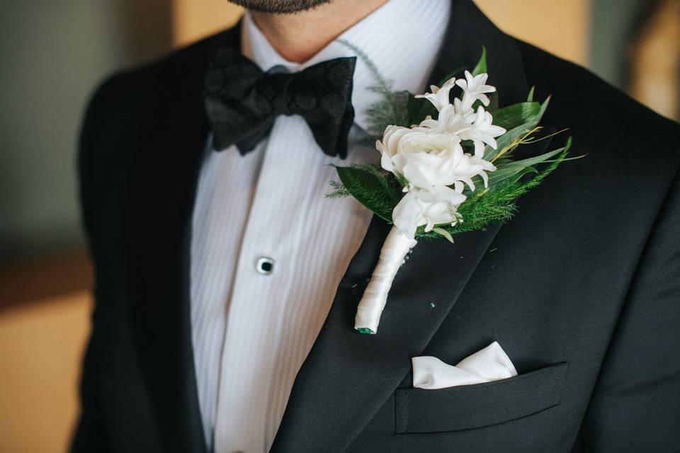 White boutonnière