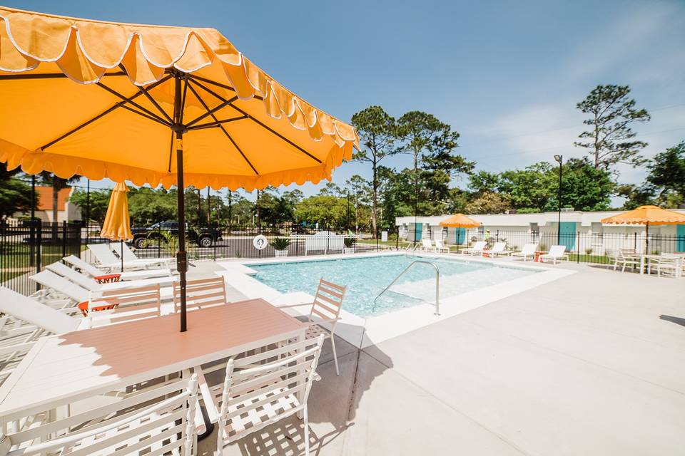 Relax poolside