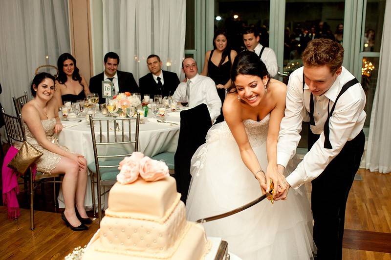 Cake-cutting time -Daniel Usenko Photography