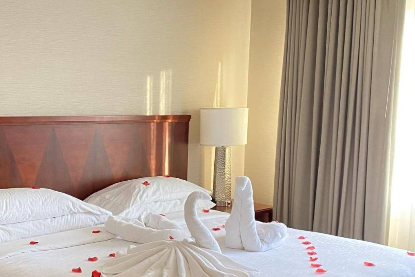 Honeymoon Suite