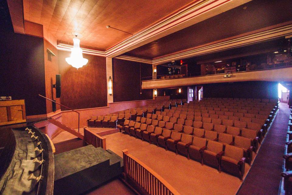 277 seat theater with balcony