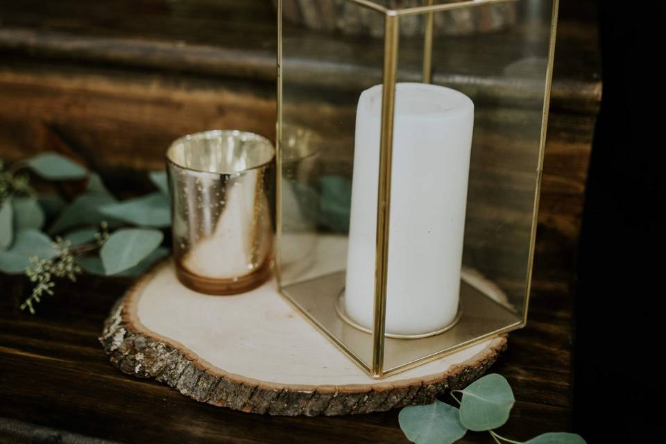 Ceremony candles in Art Deco holders