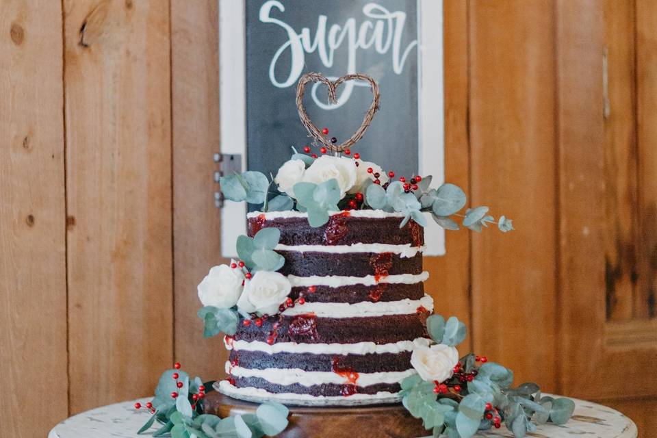 Cake with white flowers