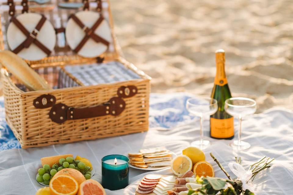 Romantic picnic proposal
