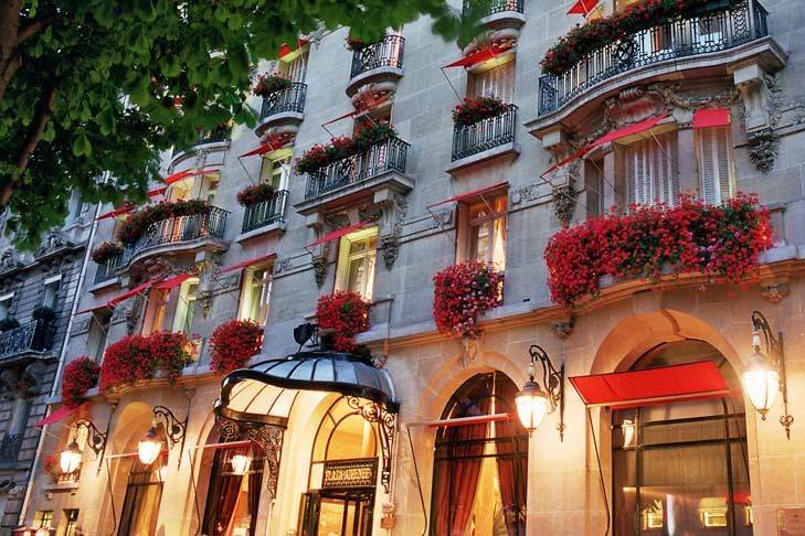 The famous red awnings of the Hotel Plaza Athenee in Paris!