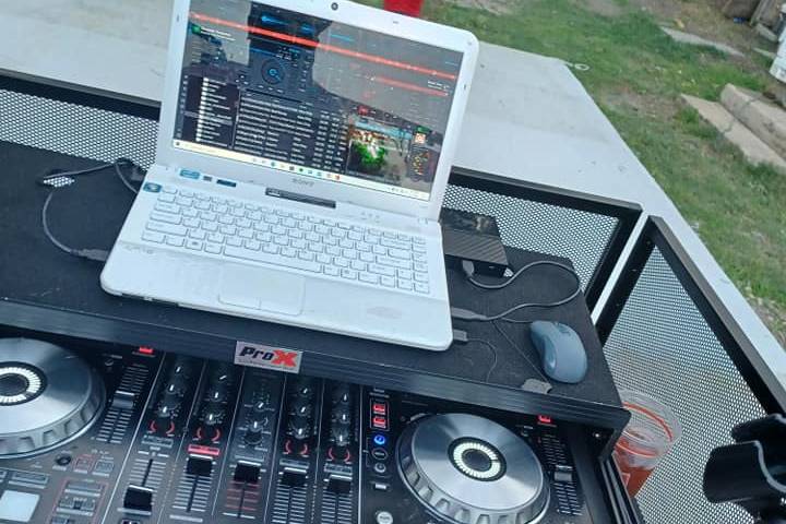 Outdoor party DJ