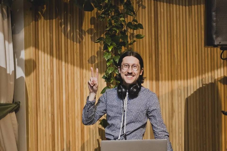 DJ Sam Turner
