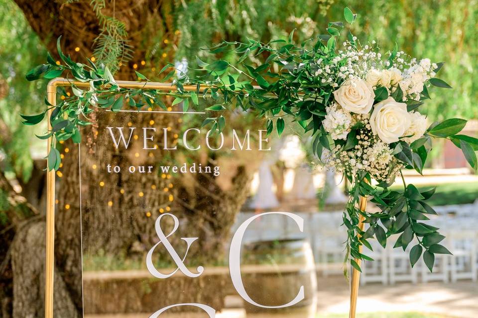 Welcome Sign Floral Accent