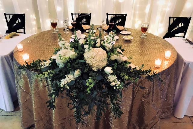 Bowtie Head Table