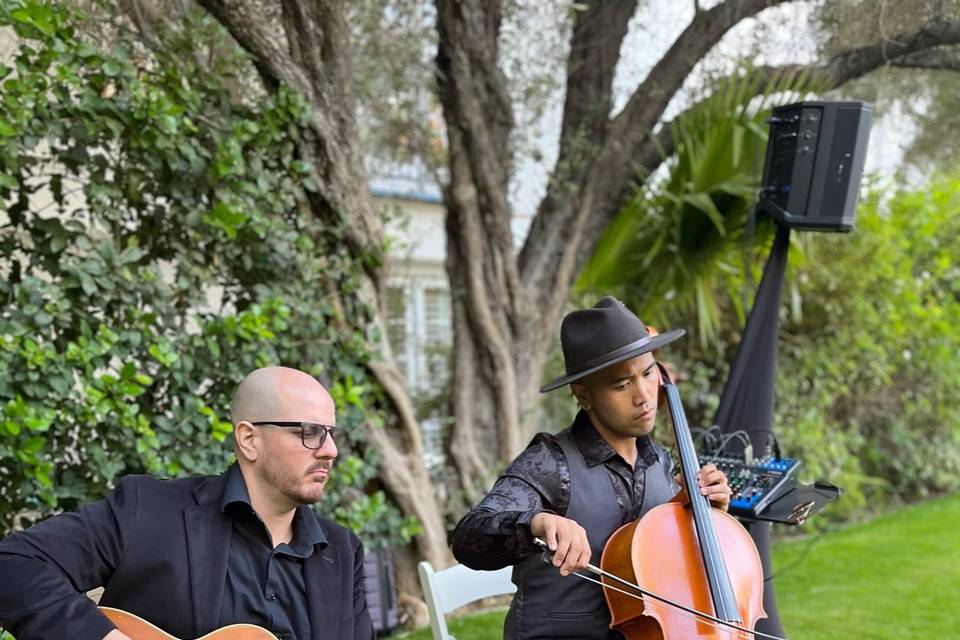 Cello and guitar duo to set th