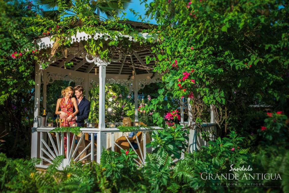 Exquisite Destination Weddings & Honeymoons