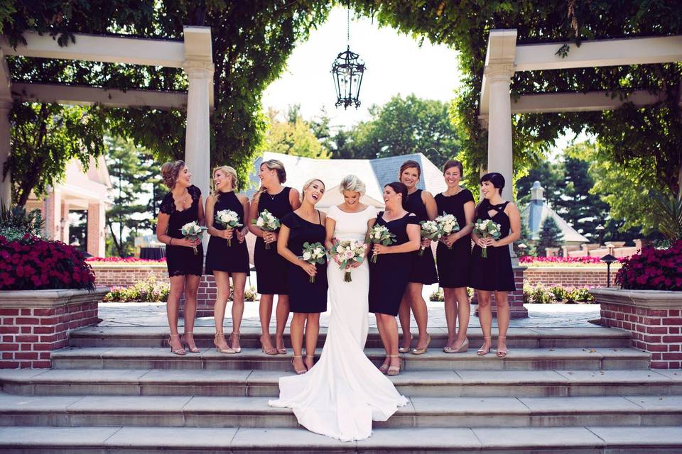 Bridal party | Photo By: Kristen Mittlestedt