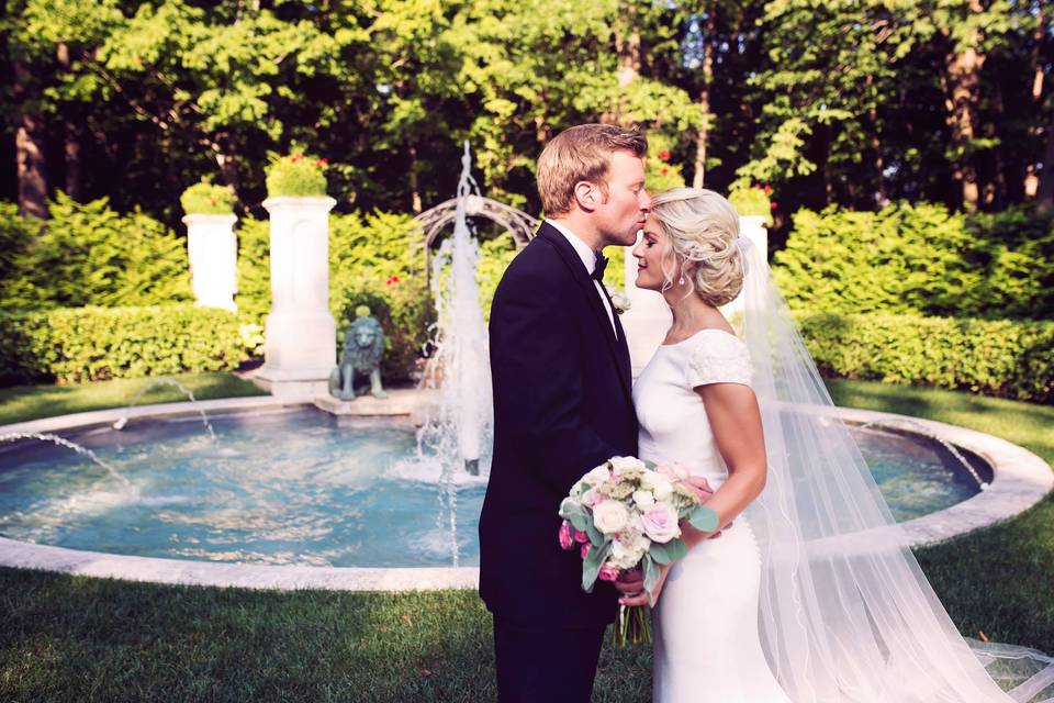 Forehead kiss | Photo By: Kristen Mittlestedt