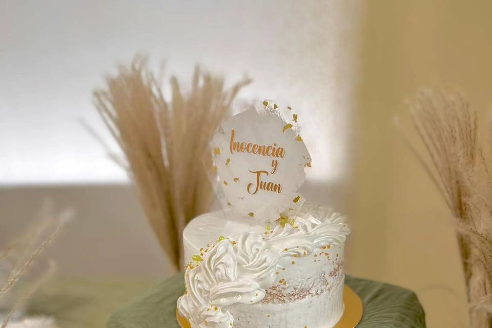 Cake topper