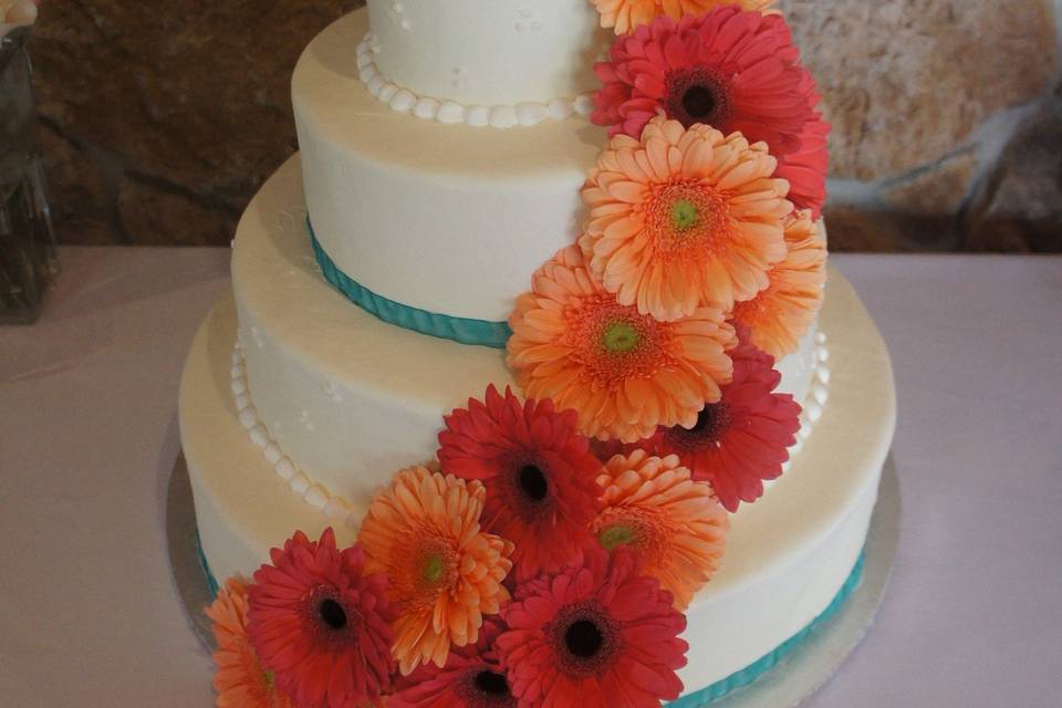 Red and orange wedding cake