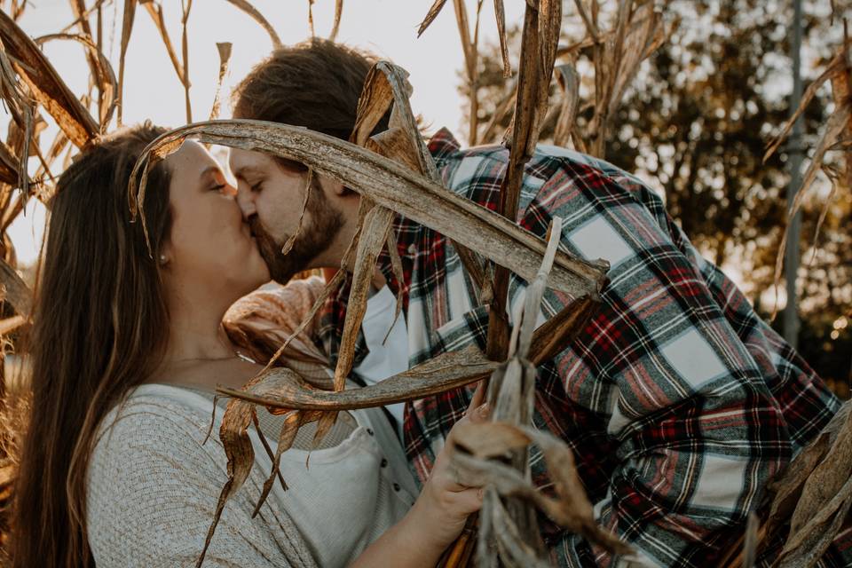 A passionate kiss - Ann Elizabeth Photography