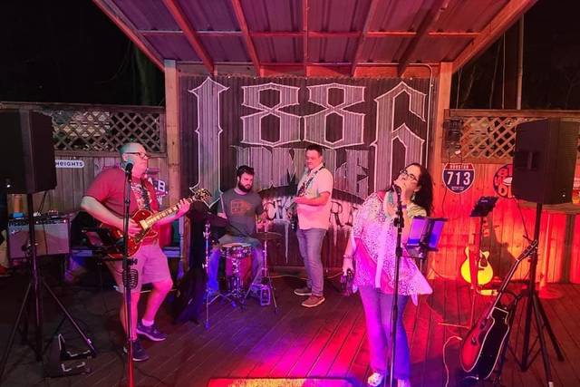 Full Band at 1886
