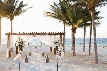 Destination wedding travel