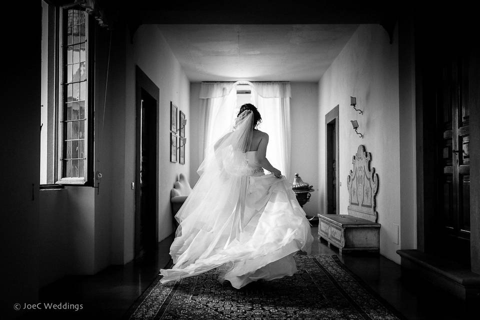 Running Bride, Tuscany Italy