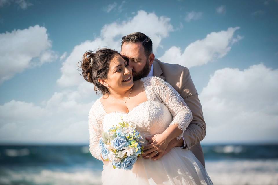 Neck Kiss, La Jolla