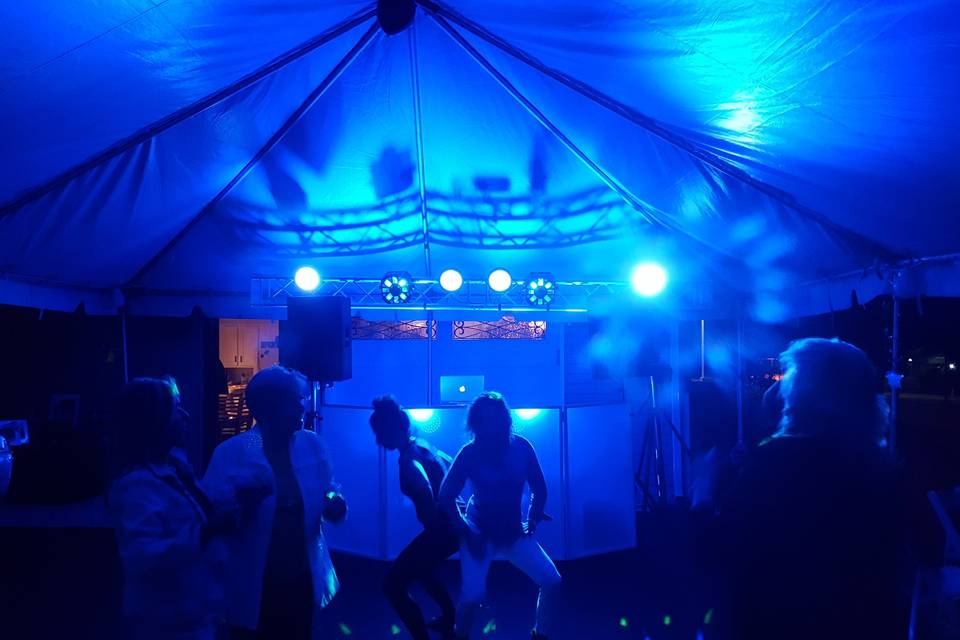 Dj setup w/ overhead lights