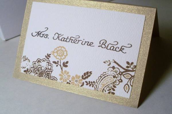 Calligraphy for place cards. Chocolate brown ink.
Place cards manufactured by Green Kangaroo: http://www.tgkdesigns.com/