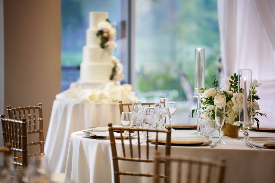 Cake table