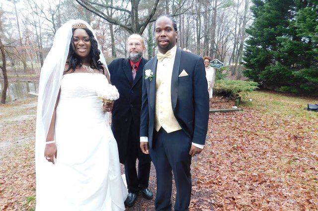 Affordable Virginia / MD / DC Civil/Religious Ceremonies & Wedding Ministers