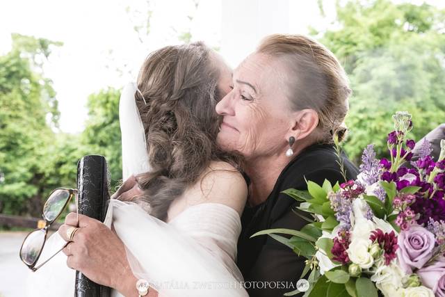 A bride and her mom