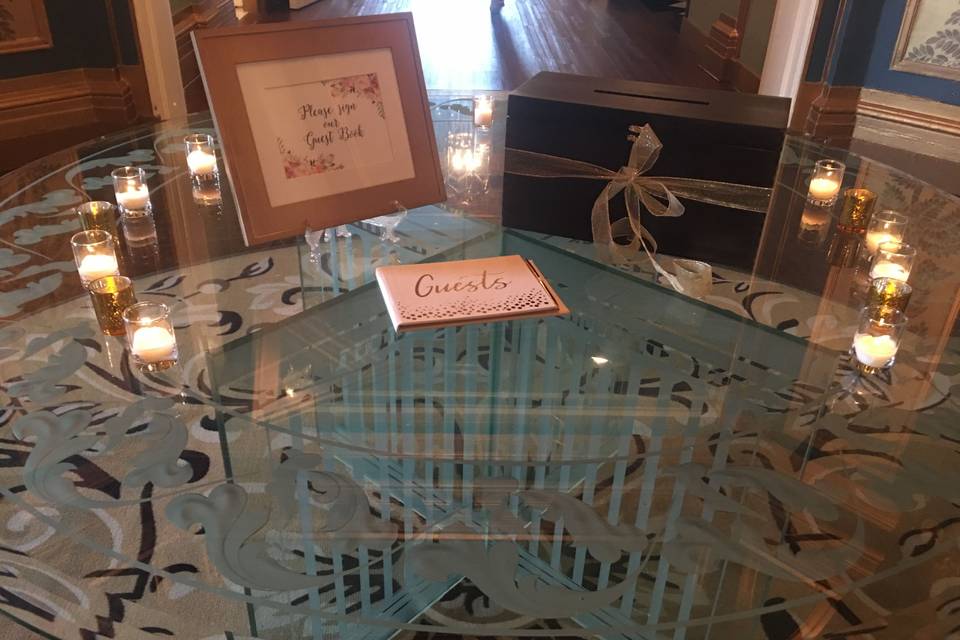Guest Signature Table