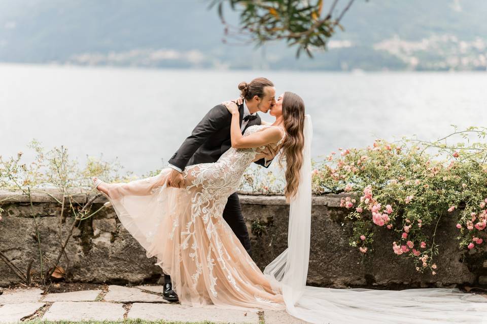 Bride and groom on Lake Como