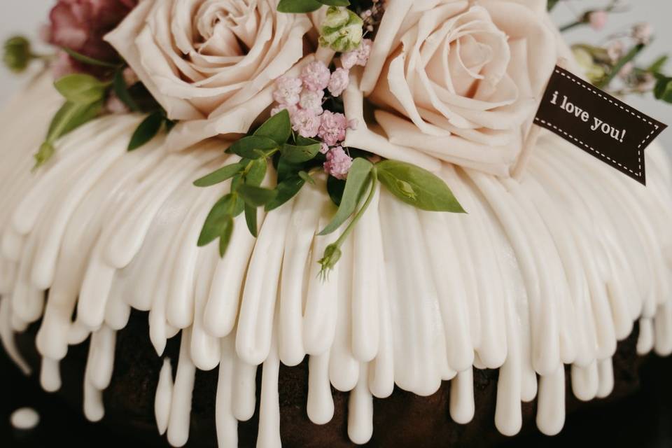 Mauve Wedding Cake Floral