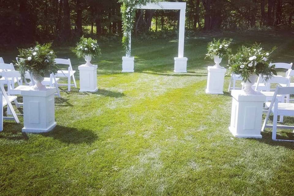 Lush ceremony lawn.