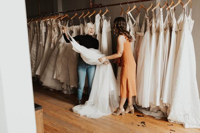 A LOOK AT A&BÉ BRIDAL SHOP'S SHORT WEDDING DRESS COLLECTION｜a&bé bridal shop