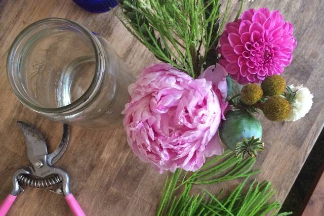 Arranging the flowers