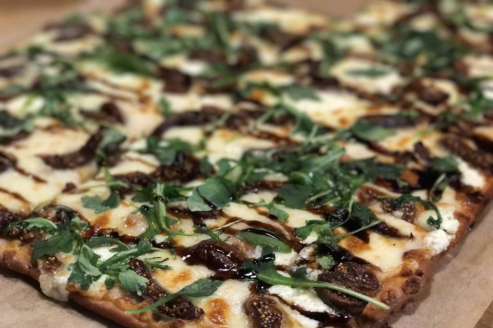 Fig & Arugula Pizza