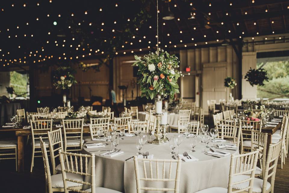 Sherwood Forest Farm Table