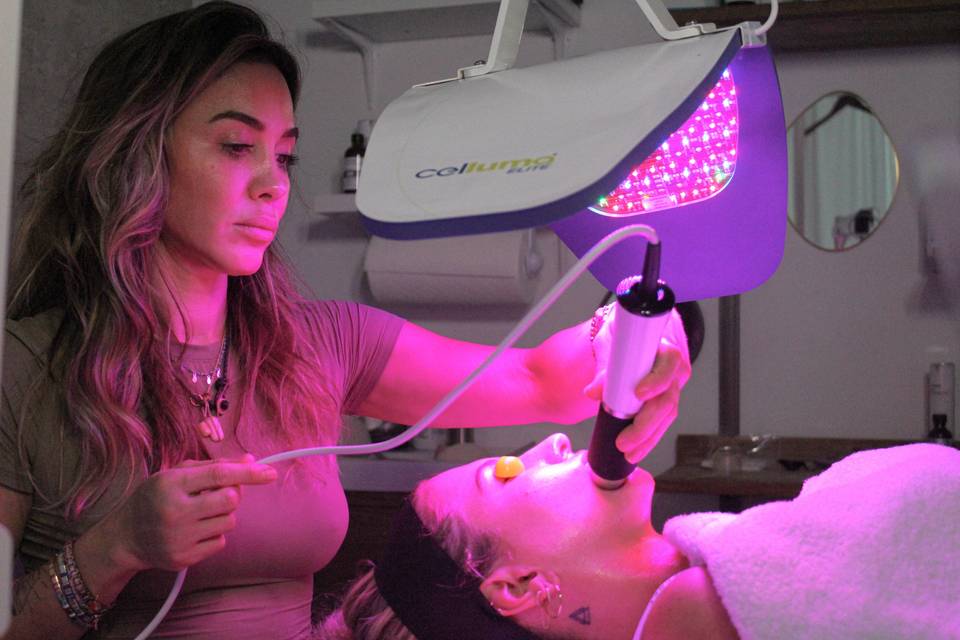 Oxygen facial treatment