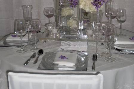 Sparkling glass and centerpiece