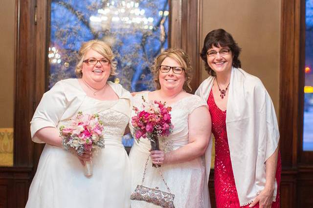 Beautiful holiday season wedding ceremony at the Semple Mansion in Minneapolis, MN.