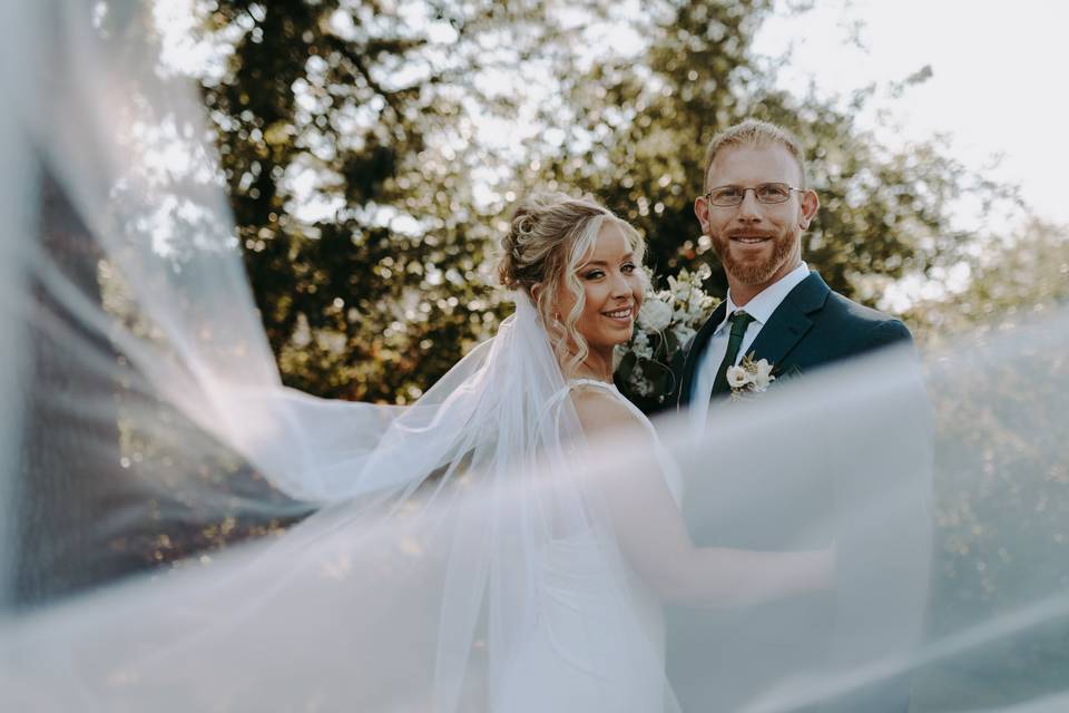 Newlyweds - Wedding Wonder